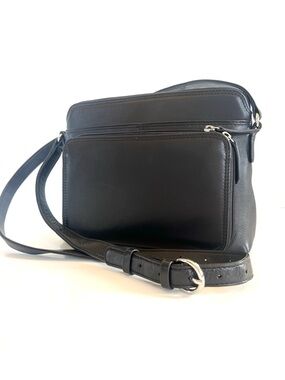 ili New York RFID East-West Crossbody Organizer Crossbody Bag
